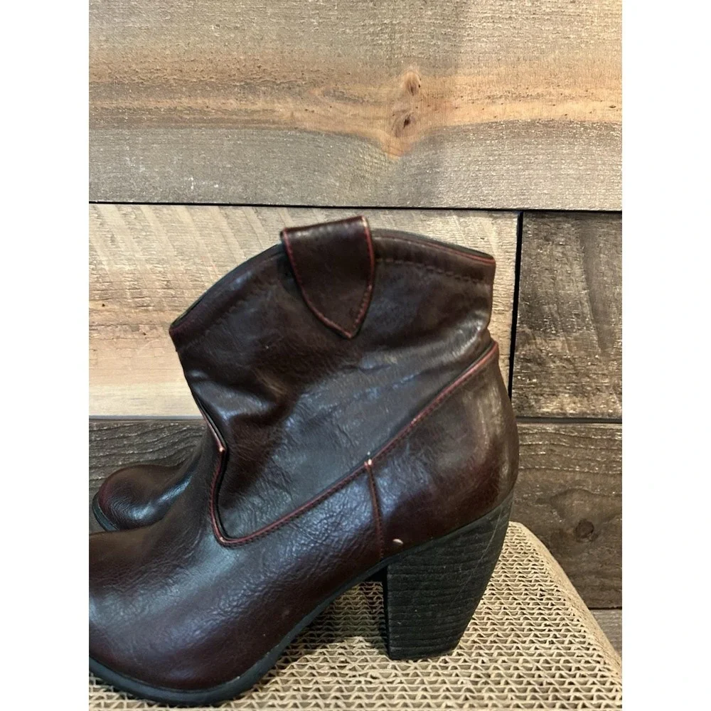 Not Rated Ankle Booties Brown Faux Leather Chunky Heel Women Sz 6 Distressed‎